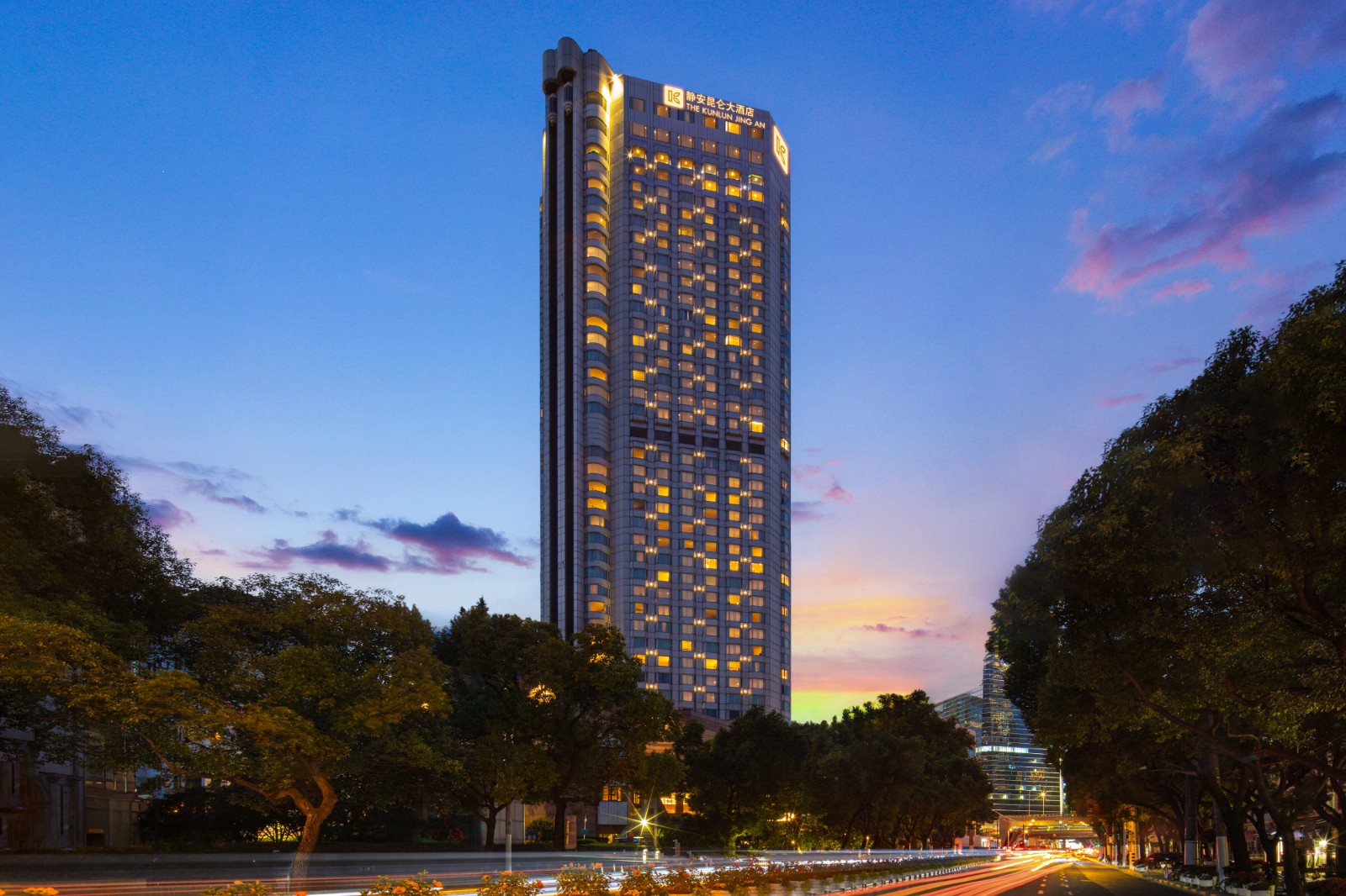 静安昆仑大酒店-夜景横版.jpg
