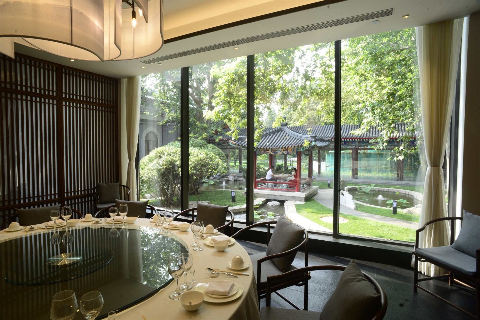 3-14友谊宾馆聚祥园餐厅重装开业，环境清静幽雅，包间典雅，外景优美，赏心悦目--2018年改造投入使用.jpg