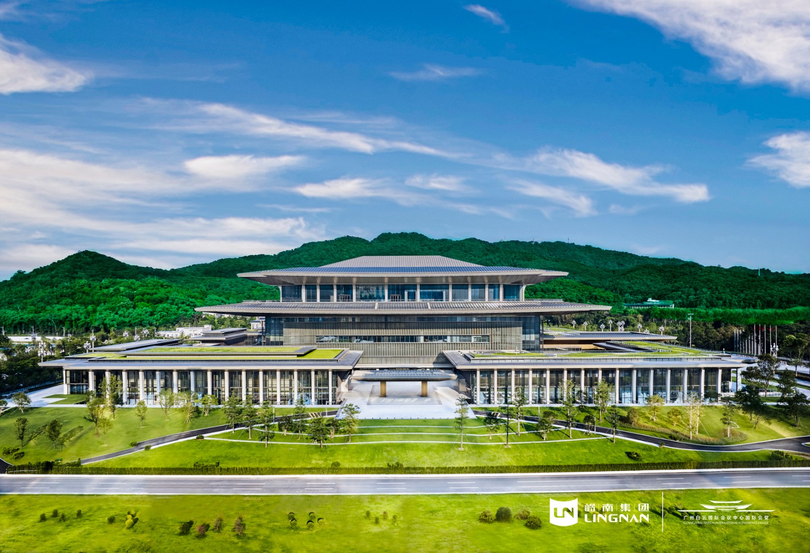 广州白云国际会议中心国际会堂（带logo）.jpg