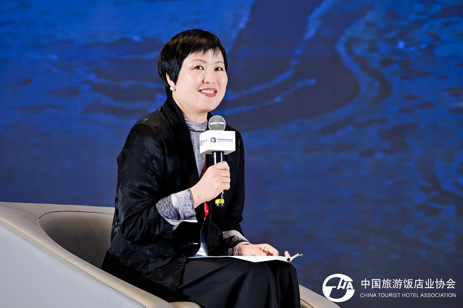 戴雪英 - 官网.JPG