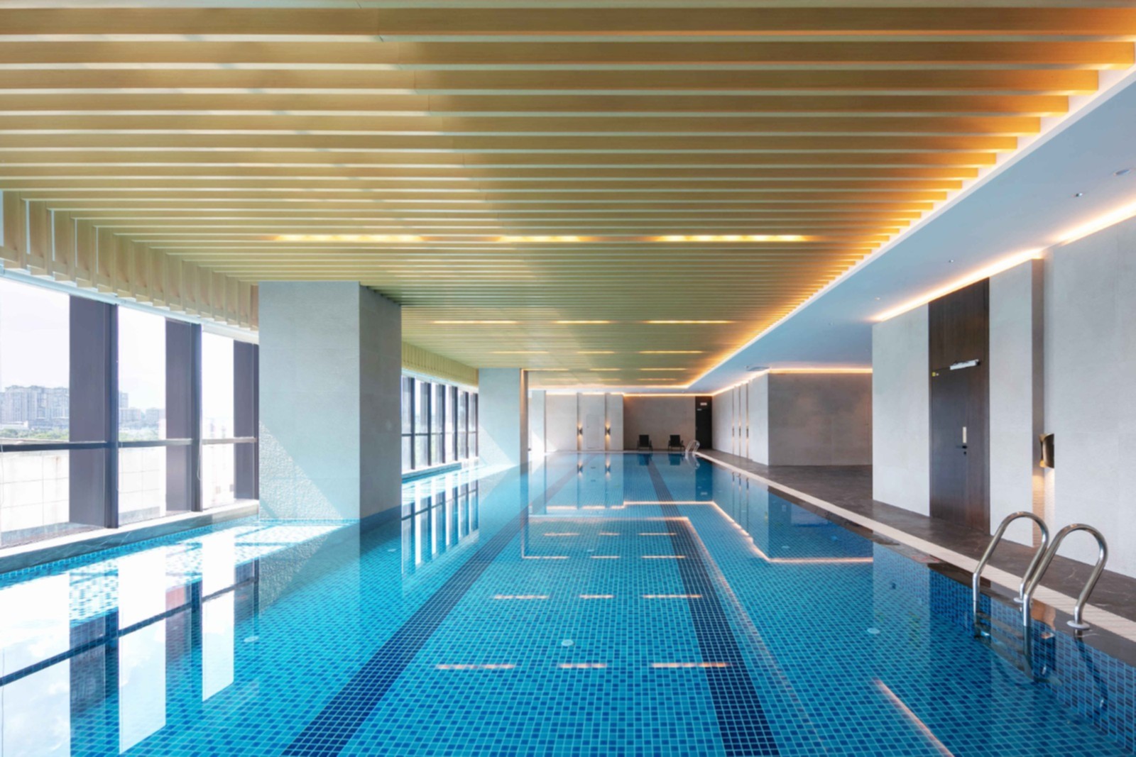 室内泳池.jpg