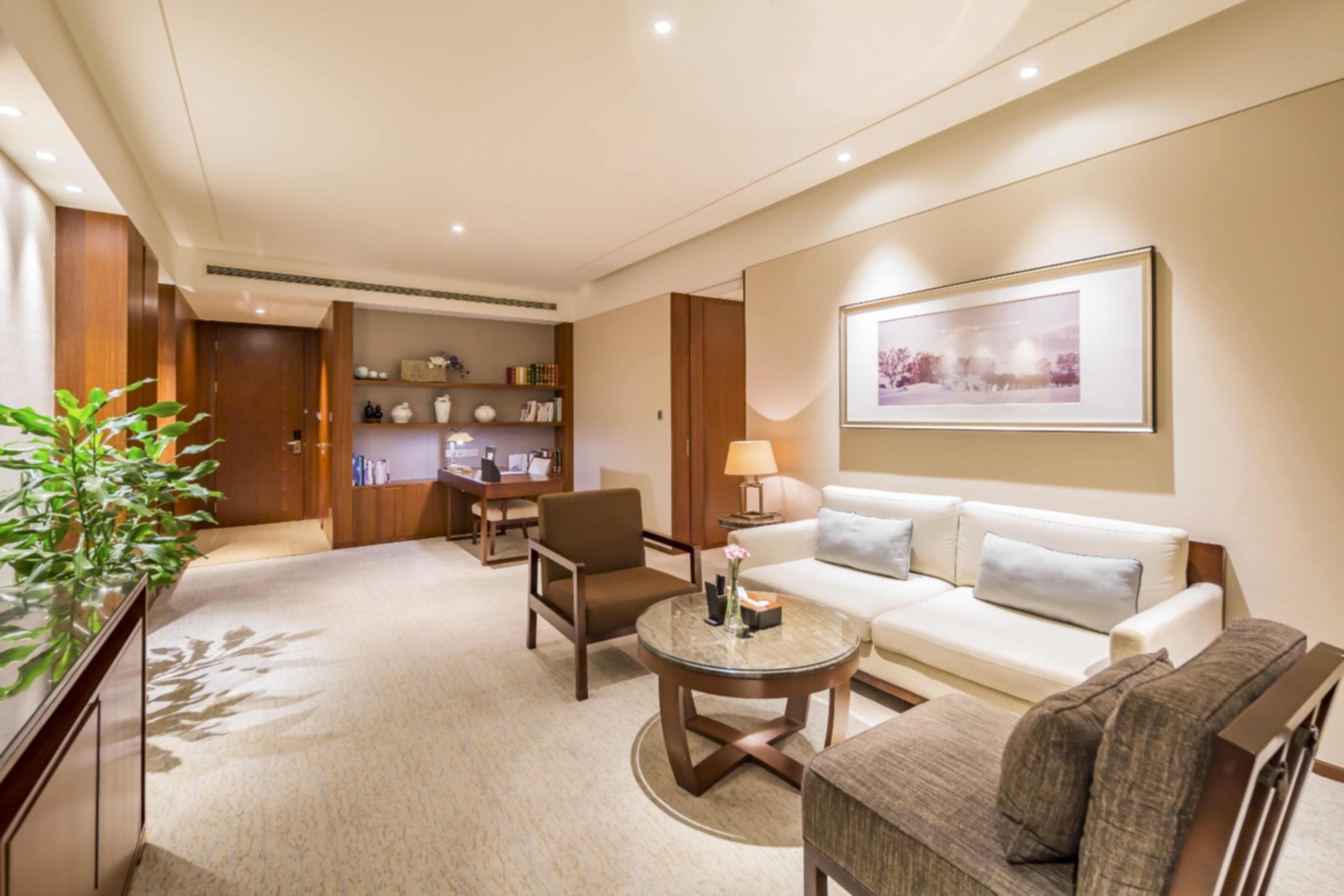 北京中建雁栖湖景酒店-豪华套房-客厅.jpg