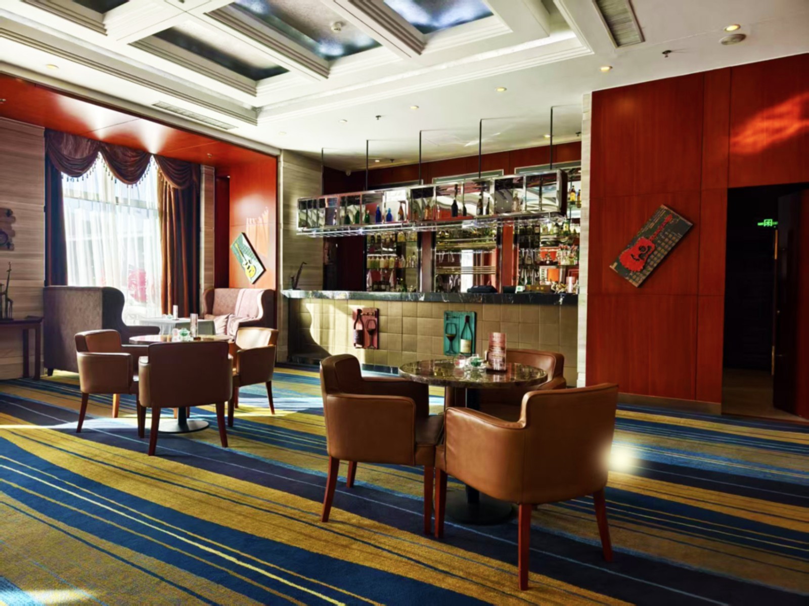酒吧.jpg